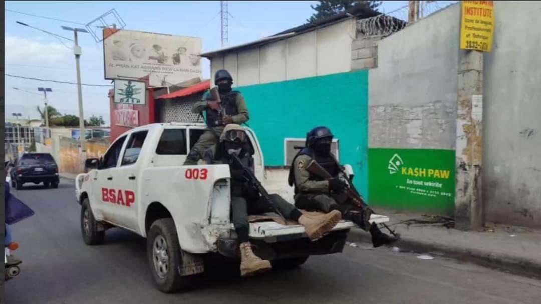 📣 Zéphyrin Daniel, Mackendy Veillard, Dorvil Jean Fontange, Chrisner Désir ak Clersaint Thomas, se non 5 ajan BSAP ki tonbe anba bal Lapolis, mèkredi 7 fevriye 2024 la. 3 lòt ajan ki arete yo se : Hervé Lanio, Paul Sindia et Clerty Clernius. Daprè sa yon sous pwòch BSAP di