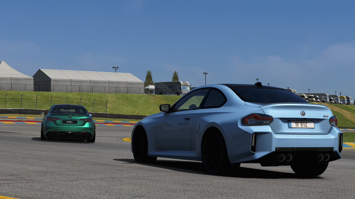 vr_driving's tweet photo. Track titans face off! The Alfa Giulia GTAm &amp; BMW M2 G87 are a perfect match with their 6-cylinder twin-turbo engines and precision 8-speed automatics, proving that sometimes, more gears equal more thrills. Who needs a manual when you have this kind of seamless power? #vrdriving https://t.co/JSi8JvLAPv