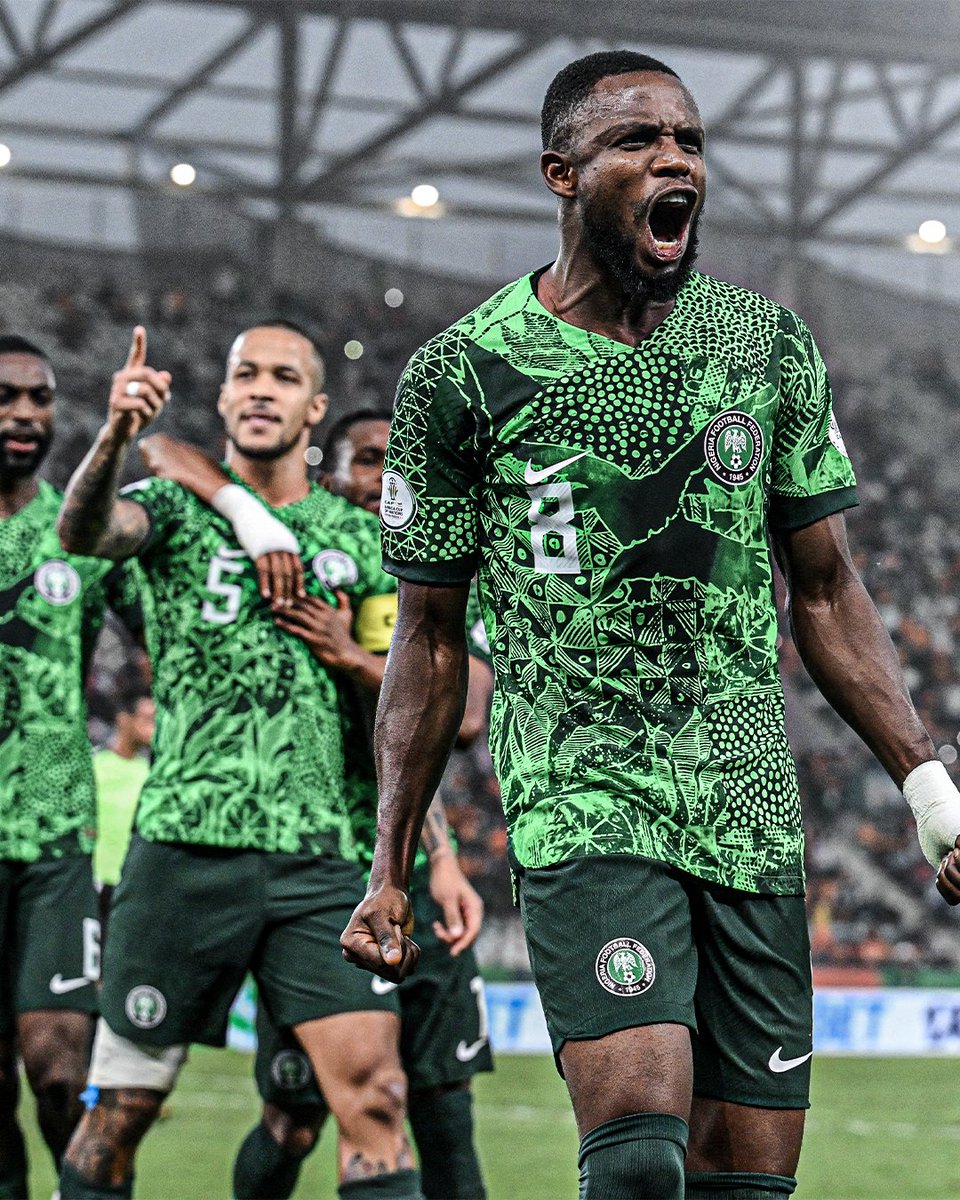 I waited to see if anyone would mention Frank Onyeka throughout the celebration last night but NO! The guy played 1000% ball but only those who understand football will know! He was Nigeria's Makalele last night. Eight players from the South Africa lineup play together for