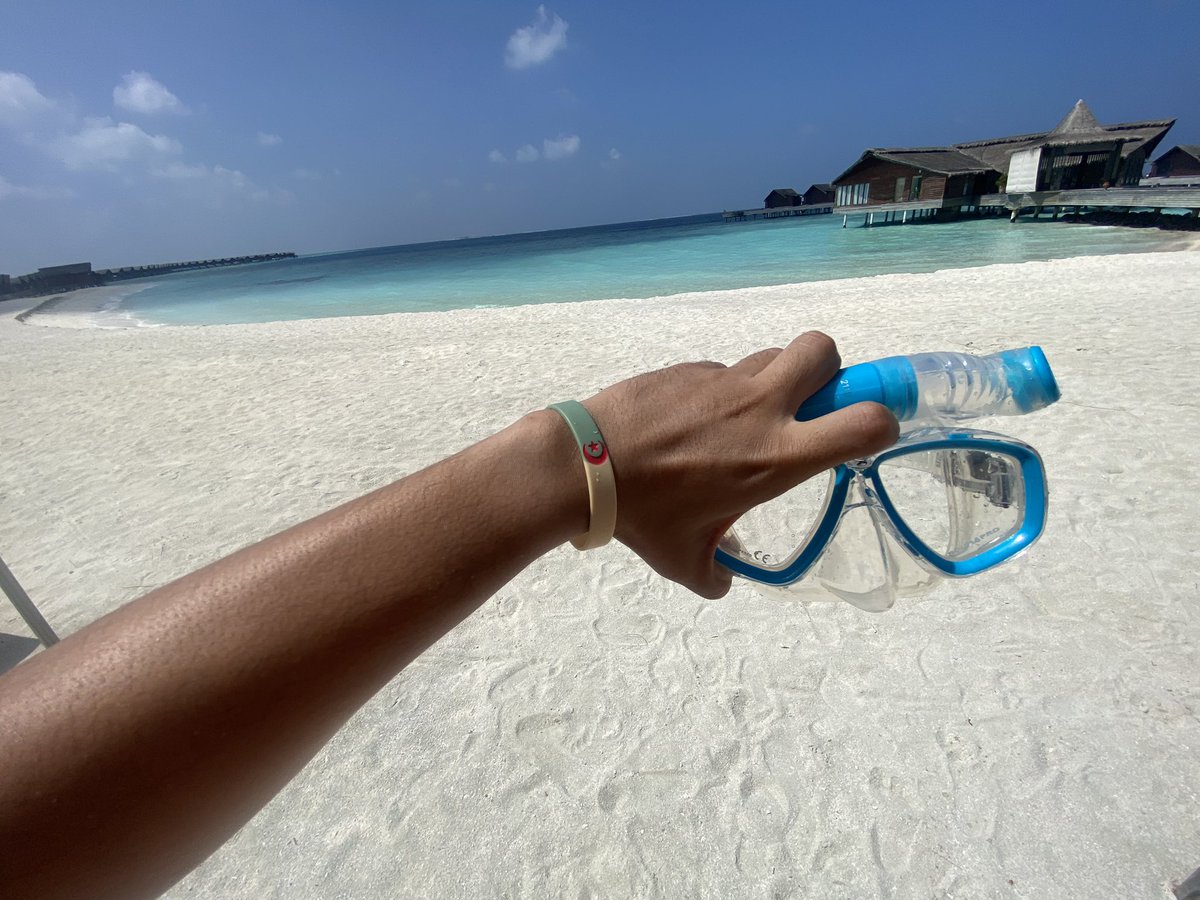 F_Abdel's tweet photo. Snorkeling 🤿 
Level beginner 🐠 🐟 https://t.co/ifRnBcW7ur