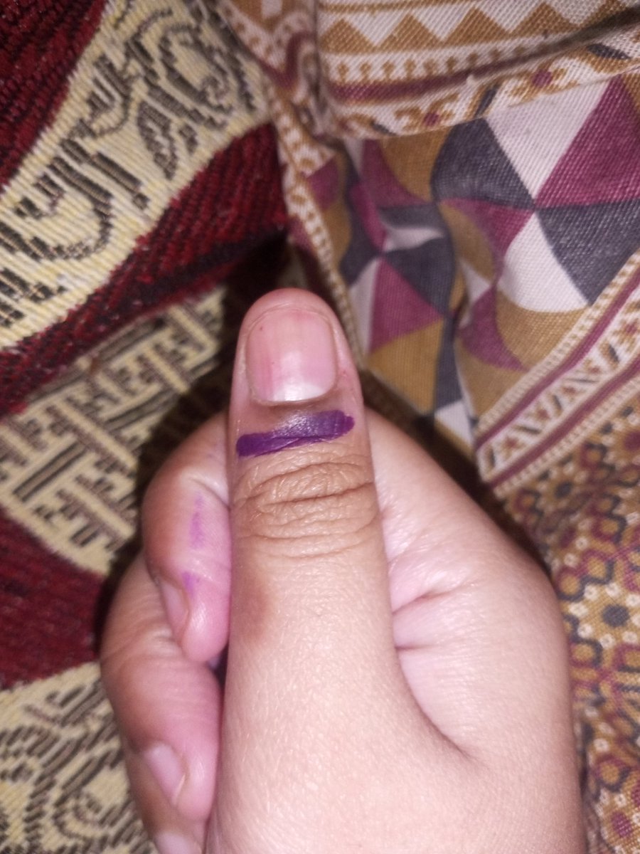 AimieBhatti's tweet photo. Me ne apna haq ada kr diya✌.... Ap sb b jao vote do
@PTIofficial
#GeneralElectionN0W https://t.co/z4xrDqL0XY