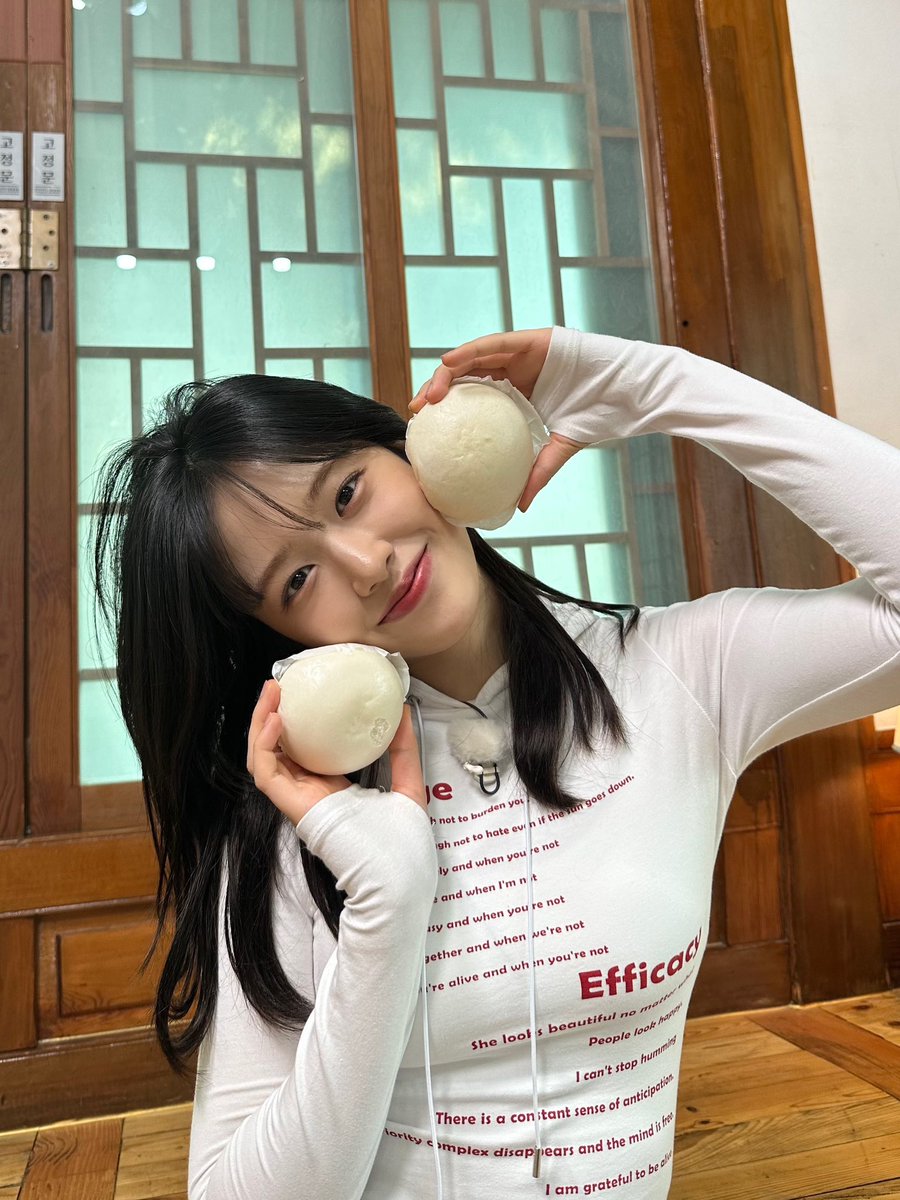 IVE_twt's tweet photo. 800일🥨

#IVE #아이브 #ANYUJIN #안유진 https://t.co/nJmsJzKGta