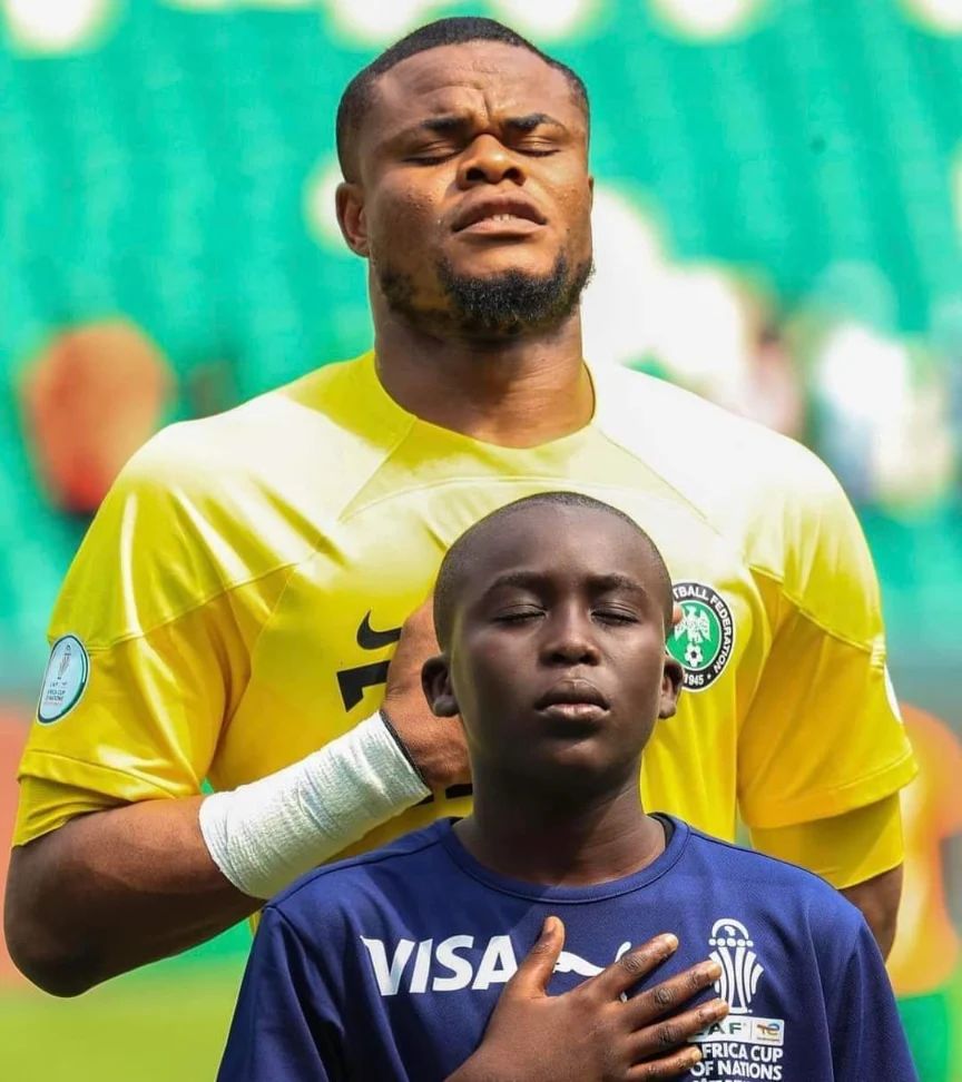 BukkaHut's tweet photo. When you buy our Valentine's package,  be rest assured your heart is saved. 
🇳🇬🇳🇬🇳🇬.
#GoSuperEagles https://t.co/zYGMbiognw