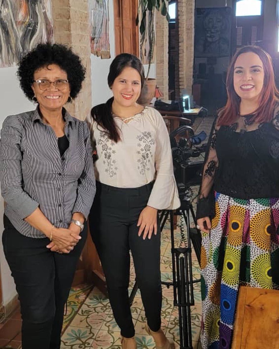 LaZafiradeCuba's tweet photo. Se graba!!! #pograma de tv #NuestraCanción con la Directora Maritza Deschapelles y la actriz y cantante Gretel Cazón. Emisión dedicada a #LosZafiros y a su emblemático tema “Un nombre de mujer” #Ofelia. 
#amorporloszafiros
#proyectocultural
#lazafiradecuba https://t.co/bpzW5unpVT