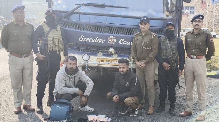 lrbishnoiips's tweet photo. Commending the vigilance of @ribhoipolice! Today, in a swift action 2 interstate drug traffickers were nabbed with drugs worth ₹20 lakh. This is a significant disruption to the drug nexus that underscores our commitment to dismantle such criminal networks. @SangmaConrad https://t.co/Phu0ZPzADD