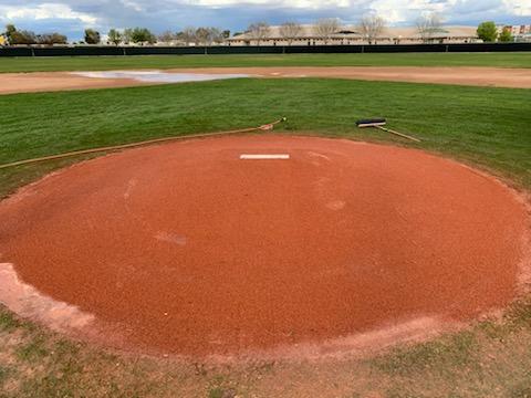 TurfaceC's tweet photo. Topped off with some Turface Elite Red after the Mound Tune up.
#EliteRed
#RubSomeDirtOnIt https://t.co/Lfb6ze5vGs