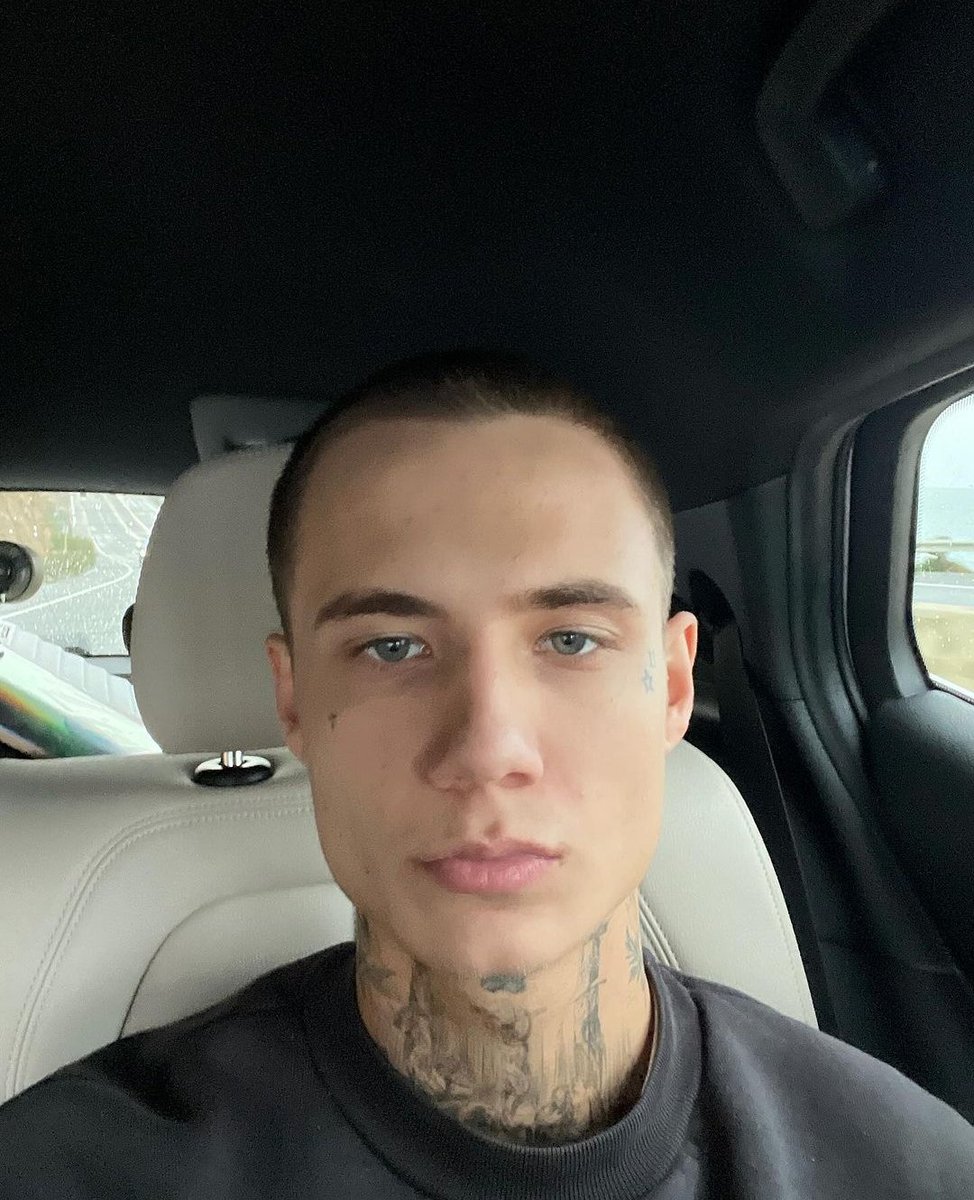 jxdn_ru's tweet image. Happy birthday Bald head🧑🏻‍🦲 @jxdn_access @JadenHossler