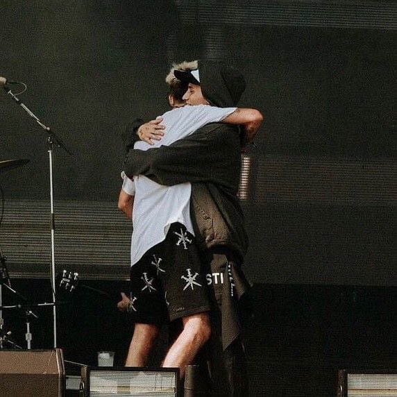 N0VANITYKASS's tweet image. happy birthday to my favorite person ever  @JadenHossler , thank you for everything you do!! i’m so beyond proud of you. i love you forever🤍🤍🤍
#happybirthdayjxdn