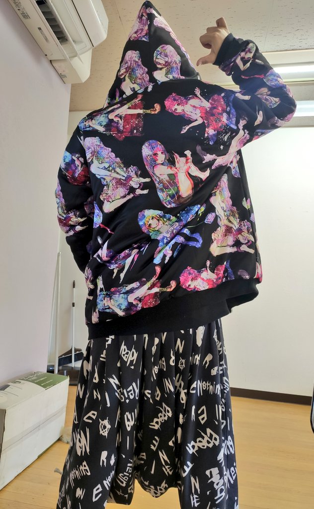 Takenoko_san's tweet photo. ﾜｧ───ヽ(*ﾟ∀ﾟ*)ﾉ───ｲ

ankoROCKさんやっと届いた♪

中綿入りのパーカーだからめちゃくちゃあったけぇー！

捗る〜！！

 #ankoROCK
 #ダーティーガールズ https://t.co/d0UNppqU5A