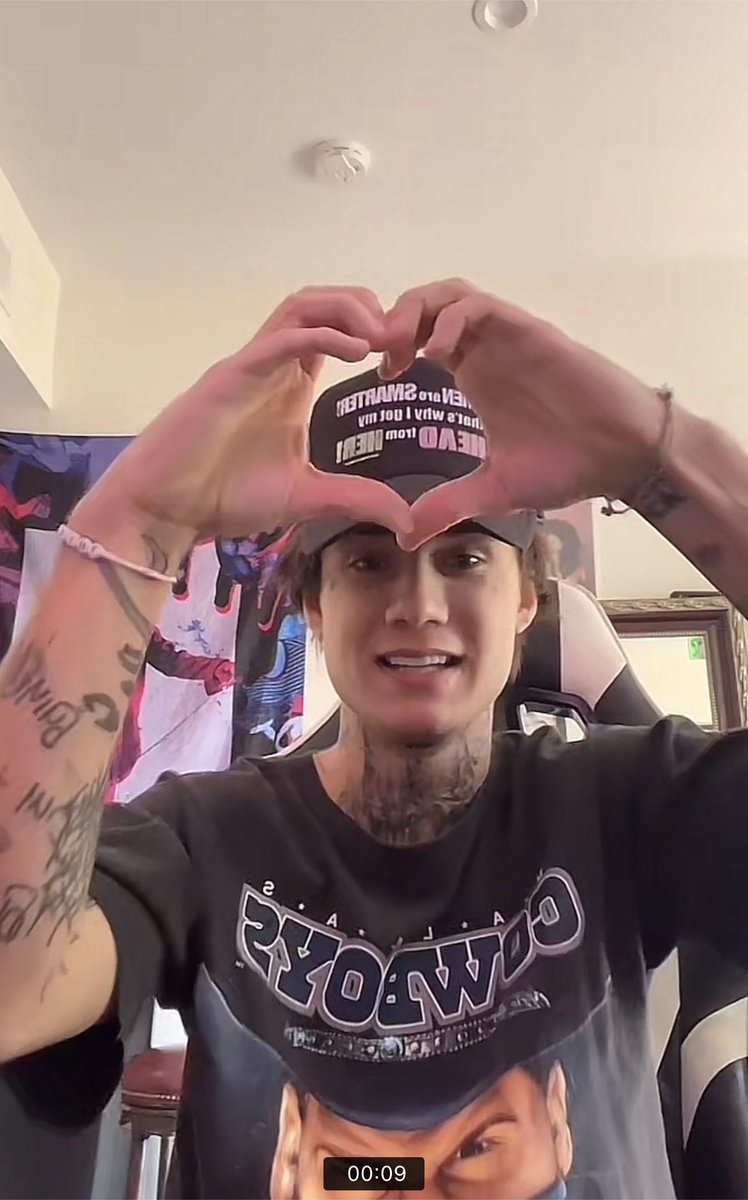 4hossler's tweet image. happy birthday to my favorite person. im so incredibly grateful you exist. i hope you have an amazing birthday because you deserve it. we love you so much and we are so so proud of you. #happybirthdayjxdn @JadenHossler