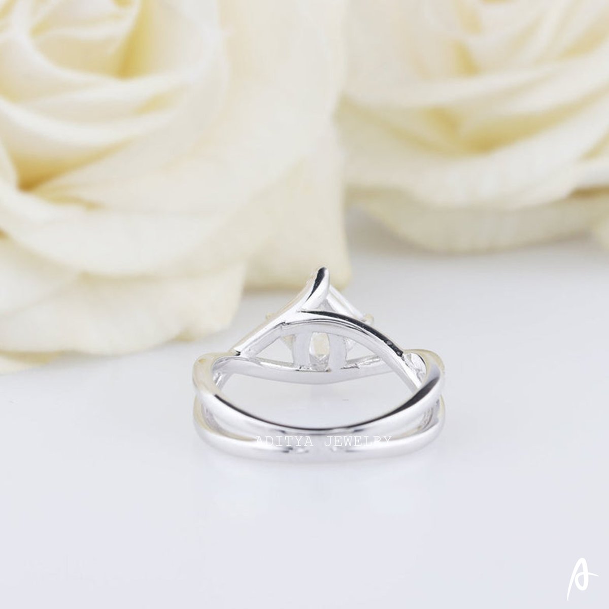 AdityaJewelry's tweet image. Princess Cut Moissanite Wedding Ring, Twisted Engagement Ring, 14K Solid Gold Proposal Ring, Bridesmaid Gift, Daily Wear Ring For Women.

Buy Product In This Link:
etsy.com/your/shops/Adi…

#princesscutring
#infinityring
#classicring
#pavesetring
#vintagestylering
#moissanitering