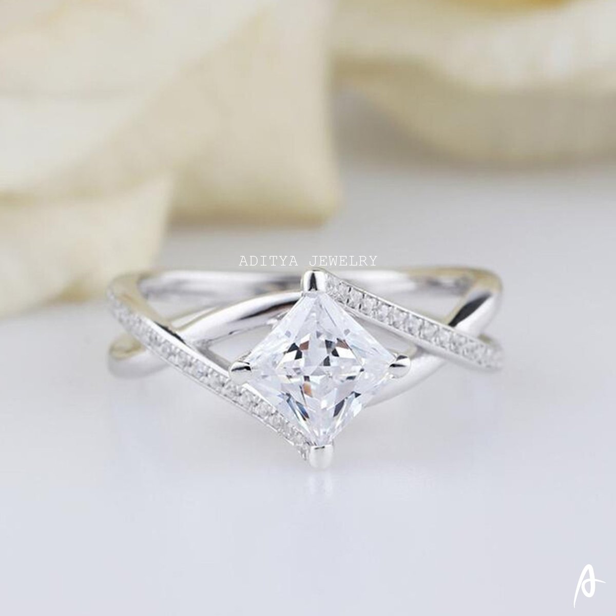 AdityaJewelry's tweet image. Princess Cut Moissanite Wedding Ring, Twisted Engagement Ring, 14K Solid Gold Proposal Ring, Bridesmaid Gift, Daily Wear Ring For Women.

Buy Product In This Link:
etsy.com/your/shops/Adi…

#princesscutring
#infinityring
#classicring
#pavesetring
#vintagestylering
#moissanitering