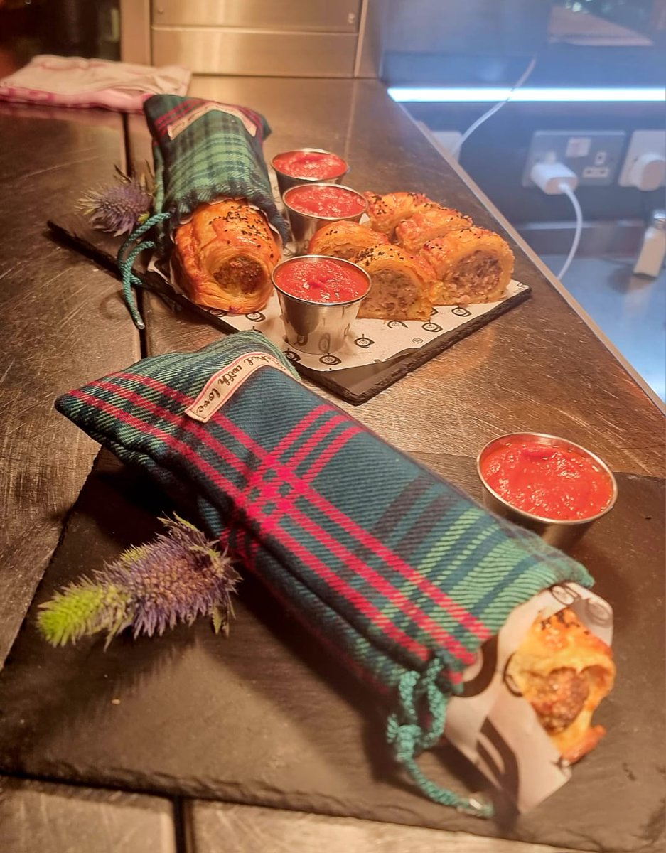therealfoodcafe's tweet image. Amazing night #rolloff 2024 @RedLionBarnes 
Ecstatic at r 3rd place with a Pork &amp;amp; @MacsweenHaggis sausage roll. Brilliant achievement by Kat r baker who made her debut in London + competitive cooking. 
Congrats to @alanpaton7 + @AlecTomasso
The winning Battenberg SR blew my mind!
