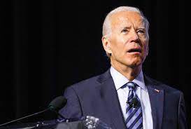 @simonateba And don’t forget about Uncle Frank’s Purple Heart. Joe Biden said he talked to his (dead) father about giving his Uncle Frank a Purple Heart for his service in WWII. Biden said he went to his (dead) Uncle’s house and pinned the medal on his (dead) uncle. I mean, holy shit. 😬