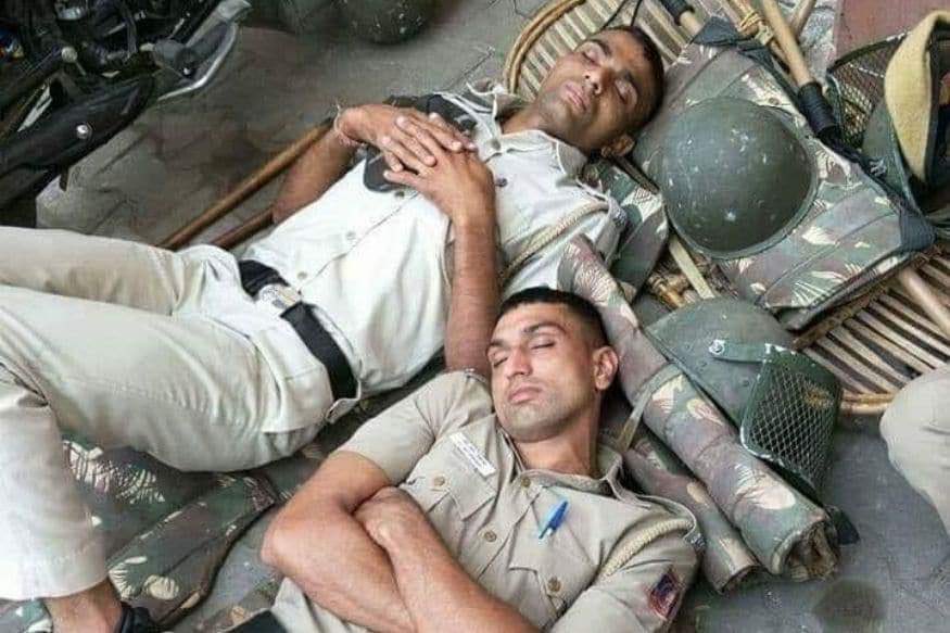 KumarSnjyprjapt's tweet photo. #haryanapolice49400
Cm खट्टर ने जो वादा किया था ।ढाई गुना होंगे सारे एलाउंस 4 oct 2023 से आज तक Feb 2024 एक रुपए बढ़ कर नही आया ।दिल्ली पुलिस को एक दिन की डाइट मनी 142 रुपए और हरियाणा पुलिस को 20 रुपए एक दिन की डाइट मनी ।20 रुपए से तो चाय भी नही आती शर्म करो सरकार@ZeeNewsHaryana https://t.co/K7pANtwDNf