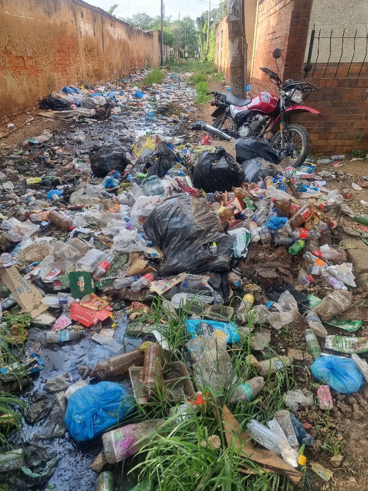 DavidColtart's tweet photo. Tuesday:

“Good morning Mr Coltart, our sanitary lane hasn't been cleared and the water leak still not fixed, nothing can be done until the leak is fixed. This is in 2nd Ave Fife Street behind Bergville Place. My name is Mrs Y”

Thursday :

“Good morning Mr Coltart, very much appreciated thank you. Mrs Y”

Me: Thank you Superintendent Ndlovu - the @CityofBulawayo cleaning czar who is doing an absolutely magnificent job with his team as we try to clean up our beloved City.

My message to Mrs Y:

“Please now help us to keep it clean. Please mobilize your immediate neighbours not to litter - report anyone who does - we all have a role to play. Please also spread the news that your report was responded to quickly. “

We are trying to clean up our city but we all have a role to play.