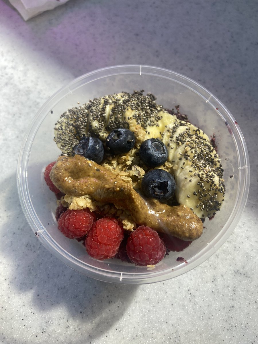 ashsmeals's tweet photo. açaí bowl ❤️❤️ https://t.co/f3ltC2F6l6