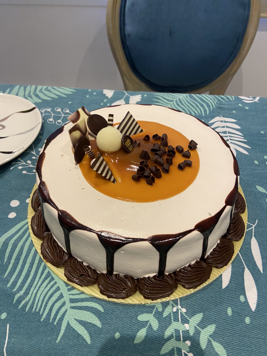 ashsmeals's tweet photo. YESTERDAY WAS MY BIRTHDAYYY i grubbed 😋 https://t.co/rE6ombluEp