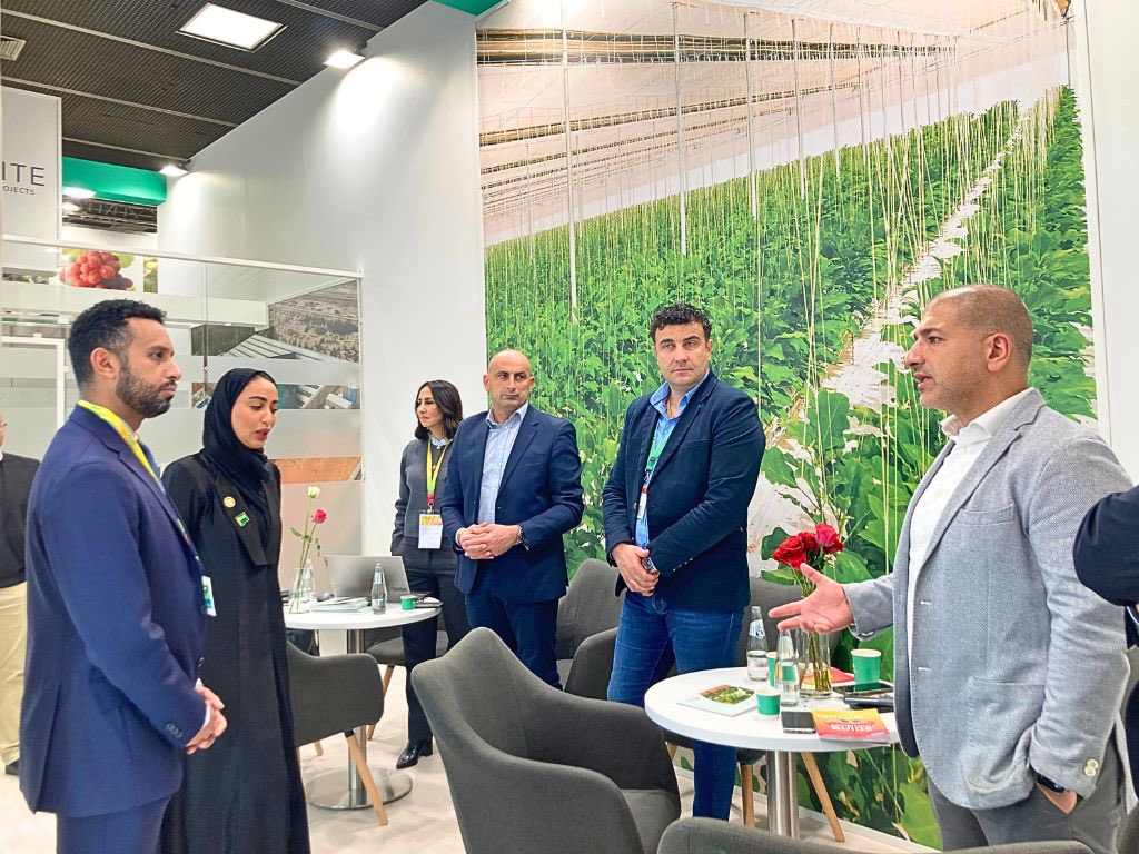 Ahmed Alharthi, Head of Economic Affairs Section, welcomed #UAE exhibitors at the <a href="/Fruit_Logistica/">🍉 FRUIT LOGISTICA 🍏</a>, the world's ultimate hub for the fresh #produce industry in #Berlin. We extend our sincere appreciation to <a href="/AHKuae/">AHKuae</a> for organizing a remarkable tour for our delegation. 🇦🇪🇩🇪