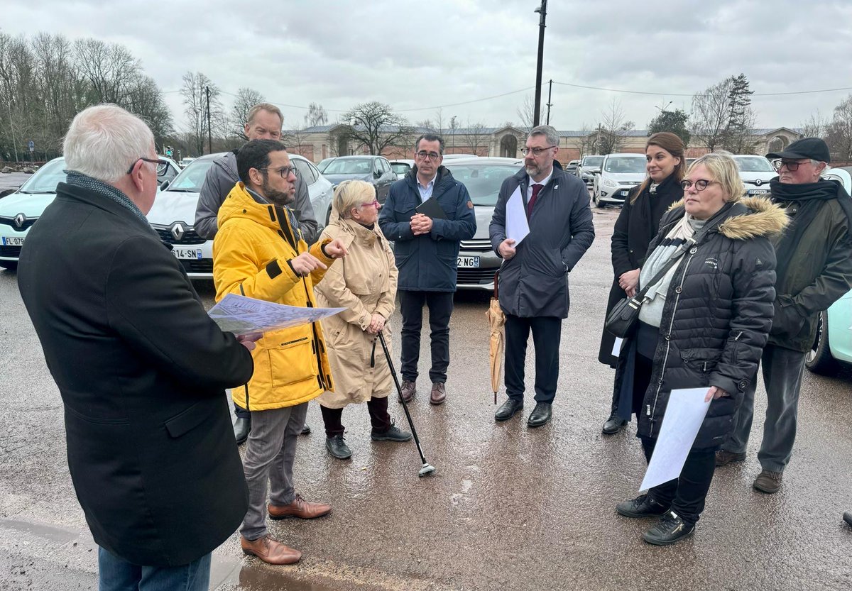 GrandArras's tweet photo. #JournéeImmersion 
✅Nos élus sont réunis aujourd'hui pour une journée immersion dans le #GrandArras consacrée au programme Pluriannuel d'investissements de la CUA ou PPI.
📍Début de la #JournéeImmersion sur l'esplanade du Gouverneur à proximité de la #citadelle d'Arras https://t.co/Q6D0Zuf84e
