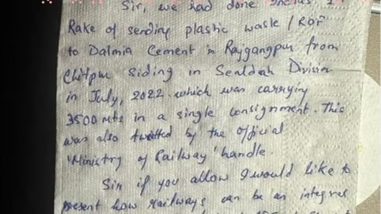 htTweets's tweet photo. Flyer pitches business idea to #railways minister on flight, lands at a meeting

https://t.co/W2a12KaZsb https://t.co/Iw0YlhrpU6