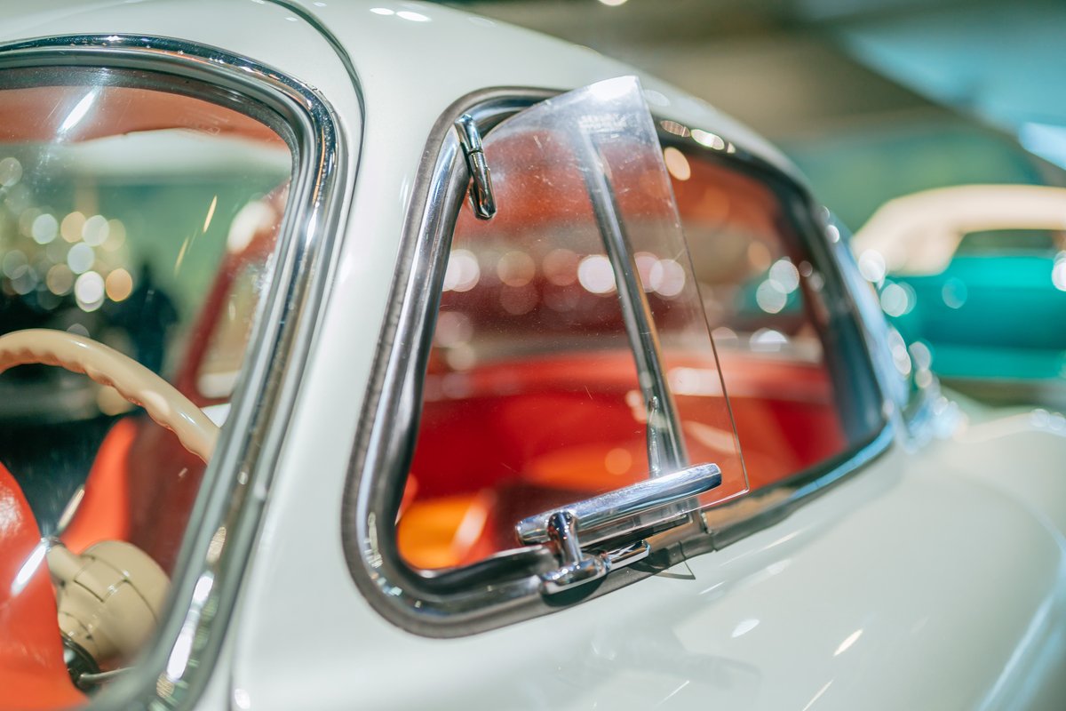 Step into the #MercedesBenz Museum and be captivated by the silver 'Gullwing' with its striking red interior and blue checkered seat fabric. This super-sportscar premiered at the International Motor Sports Show in New York City in 1954.

#MBclassic @MB_Museum