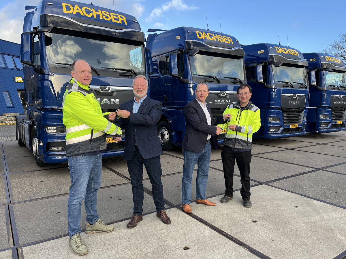 mullerffl's tweet image. Eerste trucks in DACHSER-kleuren 🚛

Het is de eerste zichtbare verandering voor de buitenwereld. Ondanks deze eerste zichtbare verandering sinds de integratie, blijft de naam Müller Fresh Food Logistics voorlopig bestaan.

Lees meer op onze website: muller.nl/distributie/ee…