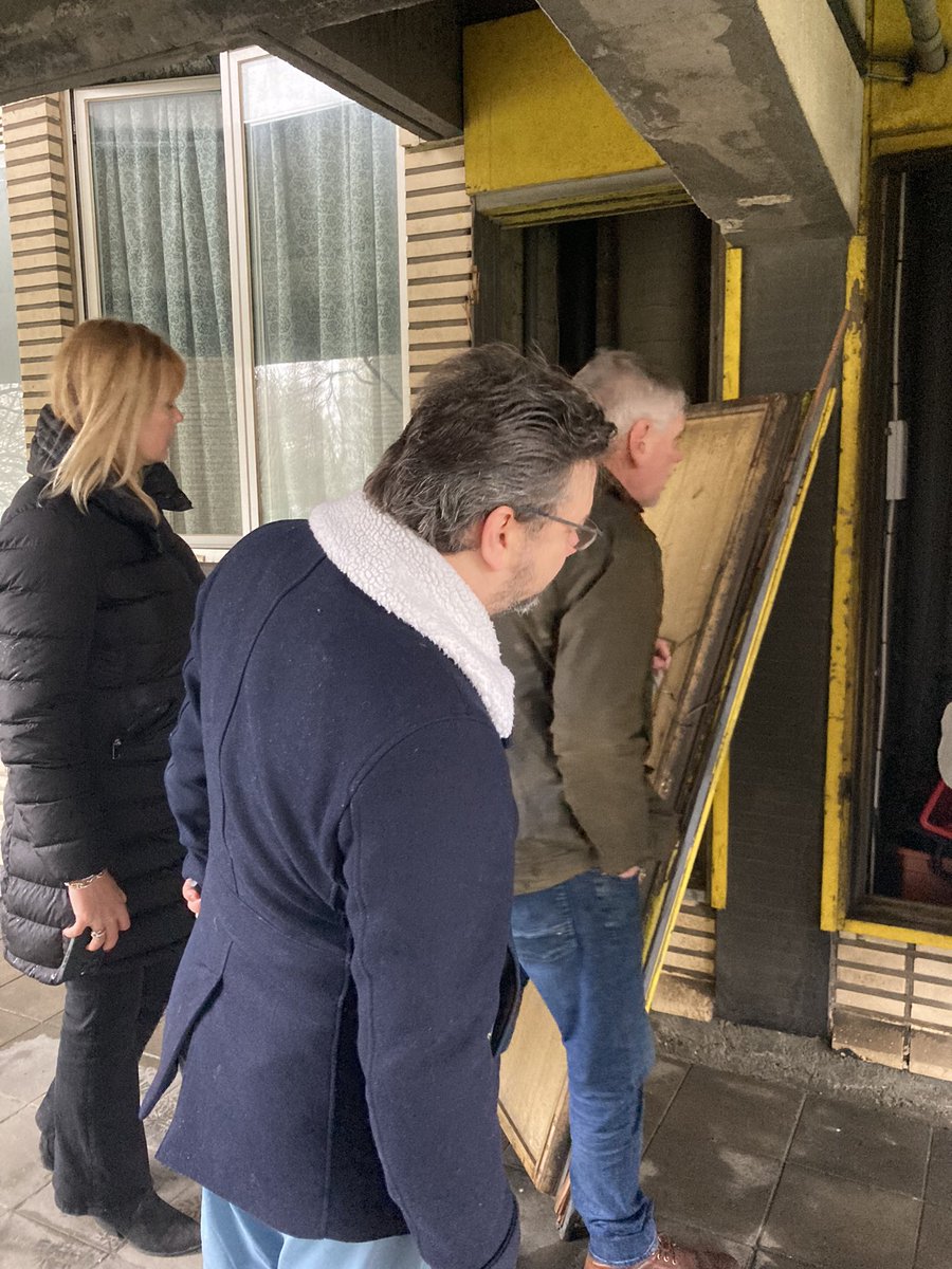 VBAntwerpen's tweet photo. Verontwaardiging omtrent #schimmelvorming in #woningen van #Woonhaven op #Luchtbal. Toestand a/ #Braemblokken op het #Kiel zijn nรณg dramatischer. Stadsbestuur belooft al jaren investeringen, maar alleen #huurtarieven verhogen.
@WoonhavenA, bescherm uw huurders! #mensonterend https://t.co/ImvDvbnQH2