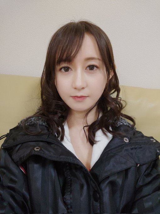 少し緊張しててめちゃくちゃ真顔な星空です。 とあるお仕事してきました✌️ 探してみてね系なのでまたその内ツイート&hellip;今ポストって言うんだっけ&hellip;？？ ポストします📮 https://t.co/MJmc5j