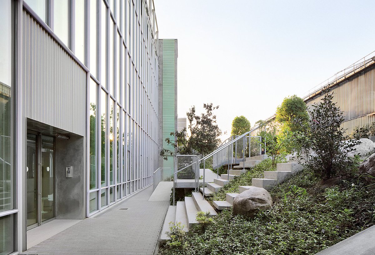 Prelios Agency, società del Gruppo Prelios specializzata nell’advisory e nell’intermediazione immobiliare, ha concluso la locazione dell’immobile denominato Superlab, il nuovo grattacielo orizzontale ubicato in Viale Sarca 336, nel business district di Milano Bicocca.