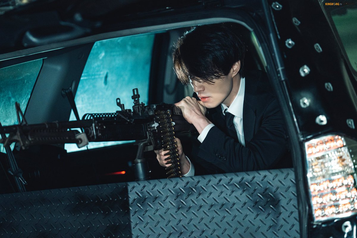 Woooow... 액션 안 바라고 청부살인 전문 스나이퍼 역할 부탁드려요.