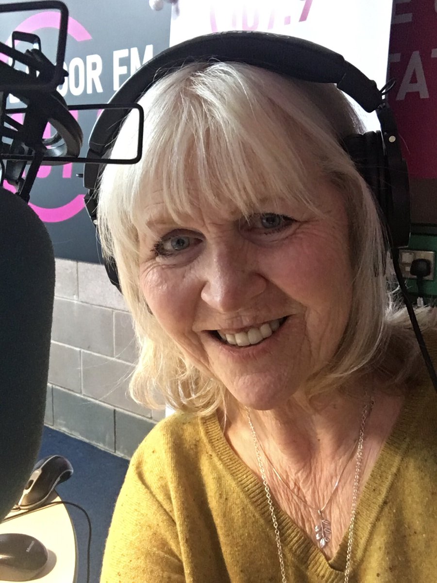 janfox53's tweet photo. Gnarly weather out there so why not cosy down with a cuppa and join me live on BangorFM this afternoon from 3-5 for some great tunes and a bit of chat. See you on the radio 📻 107.9 FM and streaming ❄️@BangorFM https://t.co/fDJKHfKaxK