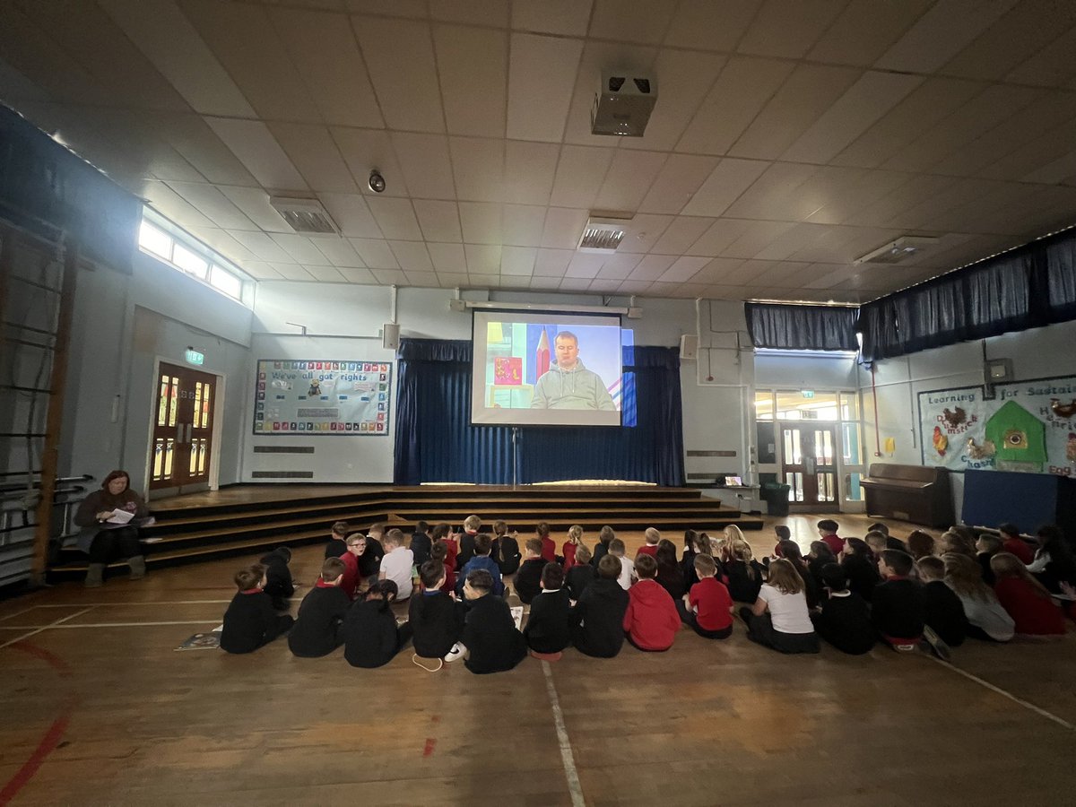 P1, 2 and 4/3 at Rashielea have come together this morning with their paper and pencils at the ready for today’s #BBCAuthorsLive event. We are all so excited ⭐️ #Readingschools #ScottishBookTrust #SmarterScotland