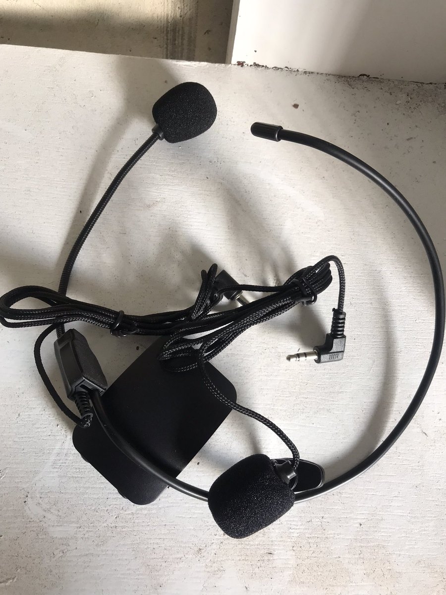 Keneddell's tweet photo. @ExMayorUbungo Mic binafsi ya kuutubia mikutano Au kuubiri kanisani.ukifika unaomba kuunganishiwa na stusdio amplifier…usitumie mic za watu huwezi jua wamwkupangia nini…jipatie yako leo kwa 80000/= inakuja na transmitter piga 0788075633 https://t.co/YGBteUttay
