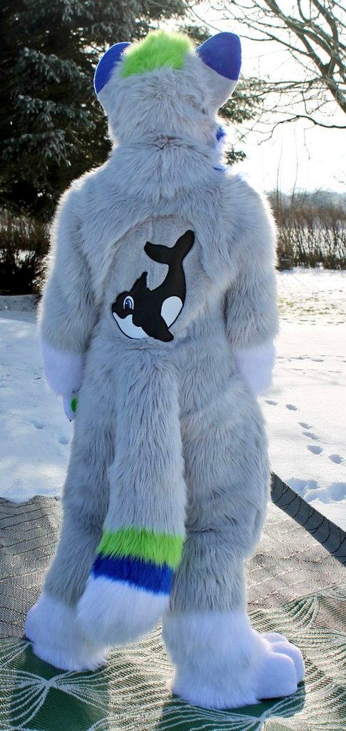 For this #ThrowbackThursday we'd like to show the fursuit we made for 
 @Whaler81Ace 🐺🐋 #fursuit #furry 
#thekareliafursuits #fursuitmaker