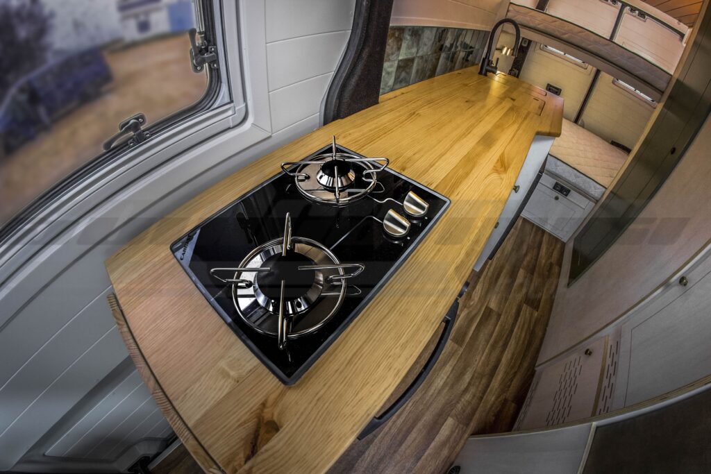 WorldWildCamper's tweet photo. Camperización Volkswagen Crafter L4H3 https://t.co/rHmgrBScMK https://t.co/6qXkhR1jZE