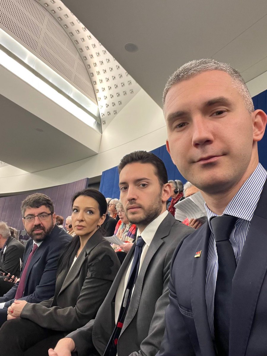 MarinikaTepic's tweet image. Upravo je ogromnom većinom u Evropskom parlamentu usvojena Rezolucija kojom je potvrđena izborna krađa u Srbiji!
Rezolucijom se traži međunarodna misija i istraga.

Od 557 prisutnih
461 ZA
53 protiv
43 nije glasalo

Hvala svima koji su verovali u nas!
Vredelo je. Svake žrtve!