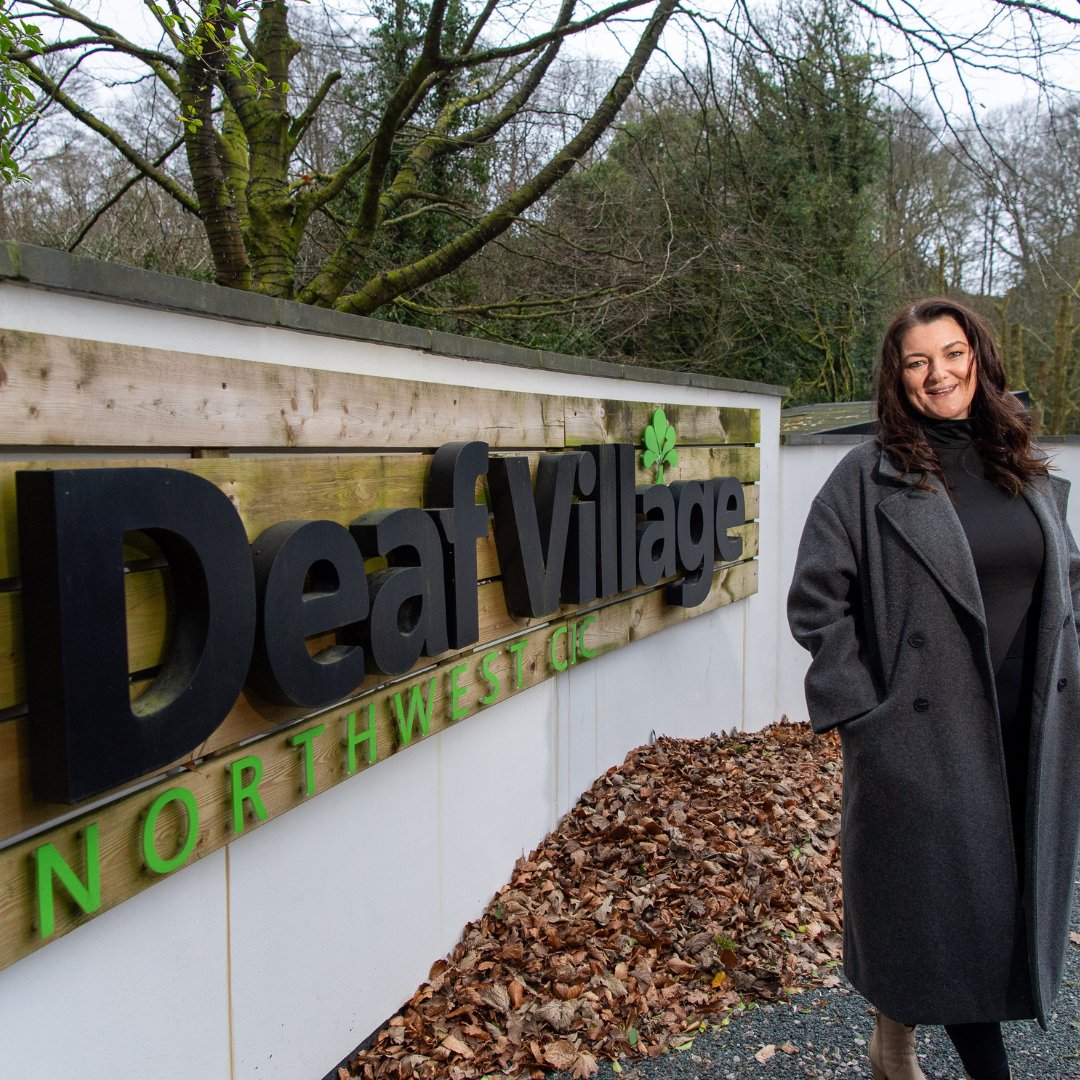 Exciting news alert! Today we’ve announced the winner of this year’s Leader’s Award to be presented at the 1V Awards… It’s Debra Cartlidge, the founder and Chief Executive of @deafvillagenw. Congratulations, Debra! bit.ly/49402hJ @1VoiceBlackburn