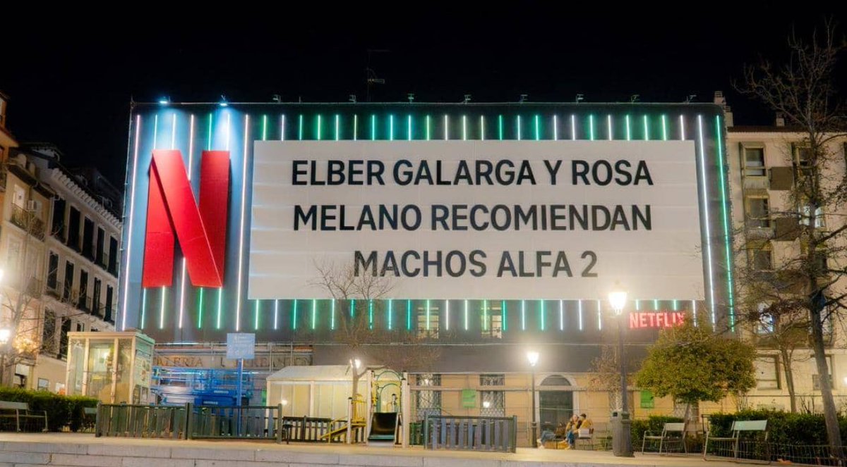 Netflix cuenta con Elber Galarga y Rosa Melano en esta lona para promocionar Machos Alfa
marketingdirecto.com/creacion/campa…