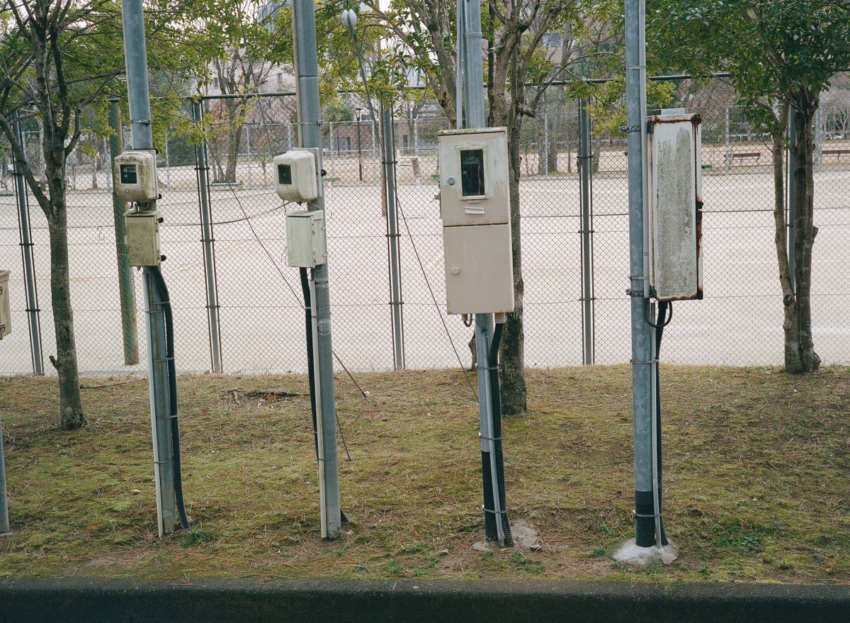 yamsan's tweet photo. YAMPHOTO, GS645 Professionalと公園の電気メーター
https://t.co/mHuO8jeSBZ
#フィルム写真
#フィルムカメラ
#filmcamera
#filmphotography
#FUJIFILM
#GS645
#GS645Professional
#FUJINON
#120film
#6x45
#ブローニー
#中判カメラ
#KODAK
#KODAKPORTRA400
#PORTRA400
#PORTRA https://t.co/X01LE5u4ht