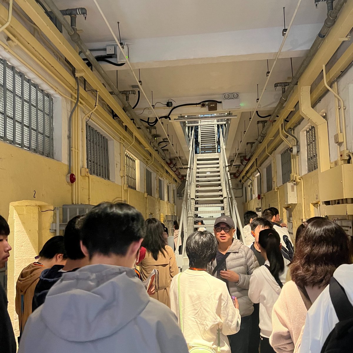 cuhkmacph's tweet photo. #Fieldtrip of HIST5011B Perspectives in Comparative and Public History was held on 4 Feb. Dr. CHEN Wenyan and students investigate the conservation development of Central and Sheung Wan. 
#MACPH #CUHK #PublicHistory #ComparativeHistory #history https://t.co/0Xveu5X70m
