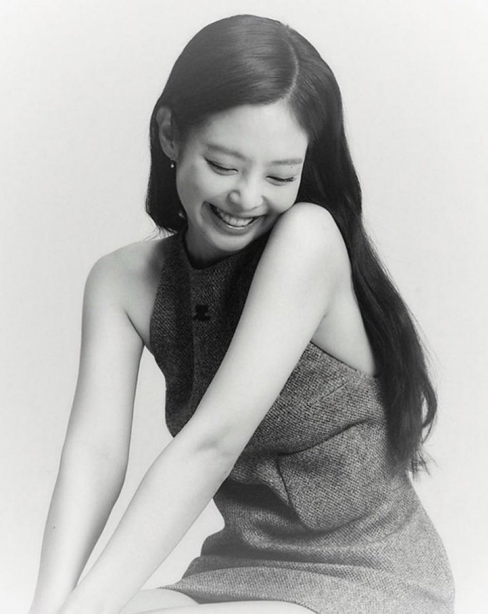 jenfiIIed's tweet photo. Jennie really paved the way https://t.co/3yxqiw0w3g