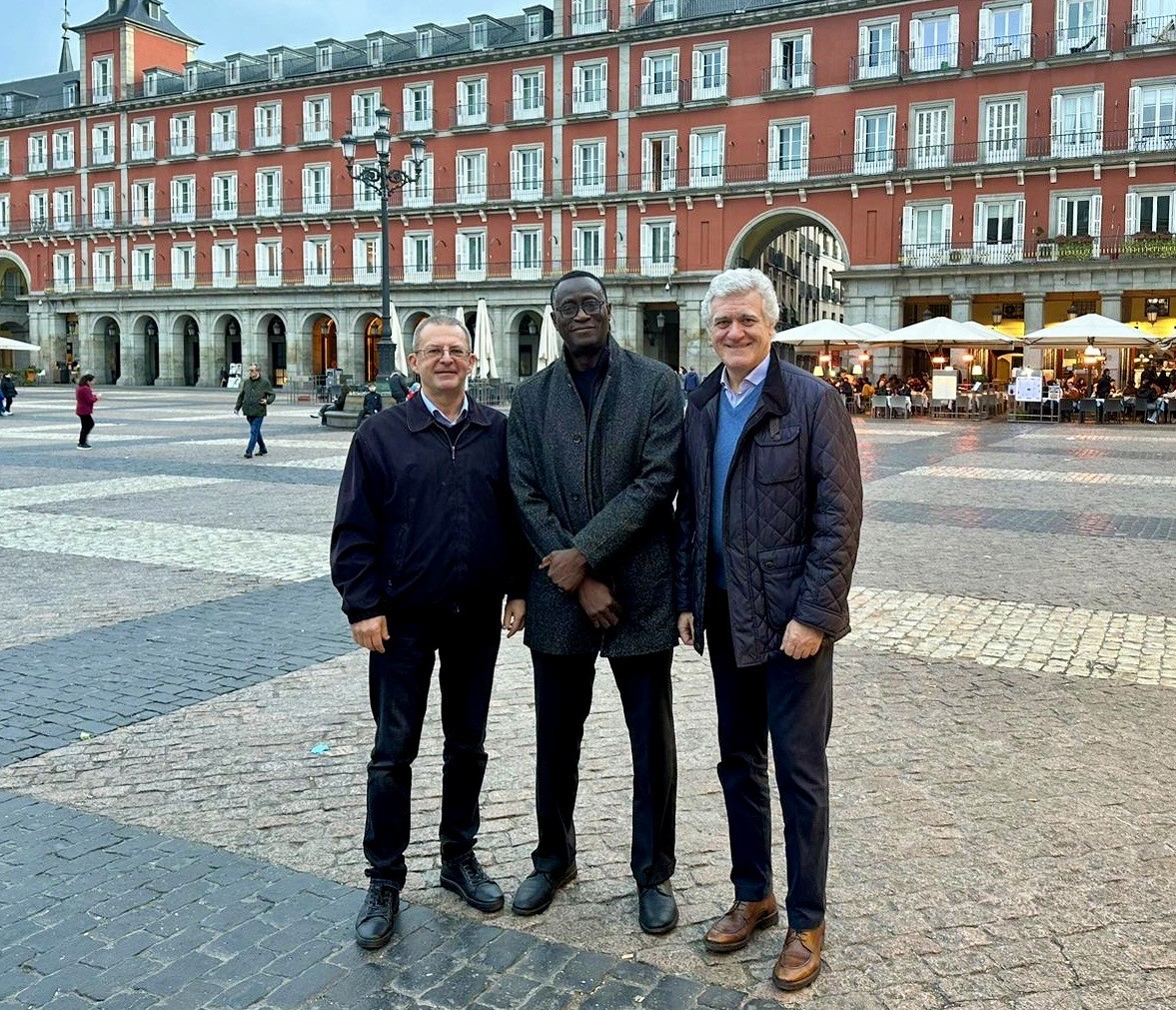 World YMCA (@worldymca) on Twitter photo World YMCA Secretary General <a href="/carloSanvee/">Carlos Madjri Sanvee</a> met with Juan Simoes Iglesias of <a href="/ymcaeurope/">YMCA Europe</a> and Viktor Serbulov of <a href="/YMCAUkraine/">YMCA Ukraine ๐บ๐ฆ</a> in Madrid on Wednesday. They discussed continued support for YMCA Ukraine and Ukrainian refugees as we approach the two-year mark since the Russian invasion. World YMCA Secretary General <a href="/carloSanvee/">Carlos Madjri Sanvee</a> met with Juan Simoes Iglesias of <a href="/ymcaeurope/">YMCA Europe</a> and Viktor Serbulov of <a href="/YMCAUkraine/">YMCA Ukraine ๐บ๐ฆ</a> in Madrid on Wednesday. They discussed continued support for YMCA Ukraine and Ukrainian refugees as we approach the two-year mark since the Russian invasion.