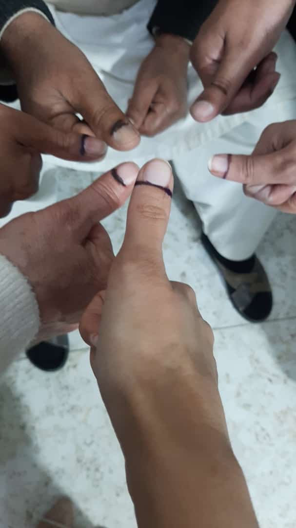 aeshakhan519's tweet photo. #ووٹ_ڈالو_خان_نکالو
#ivotedPTI https://t.co/nRKV0JDkXT