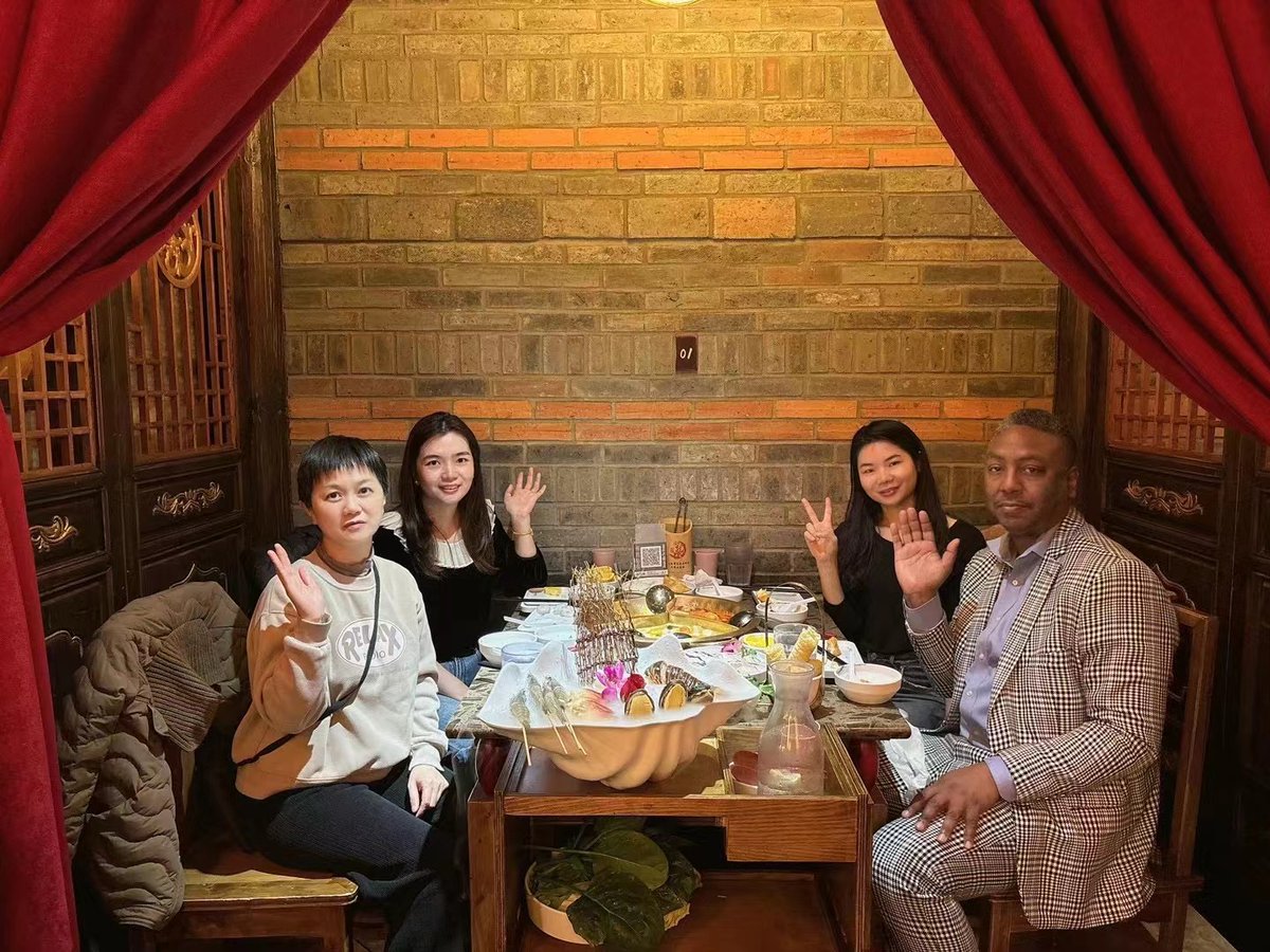 AETGEAR's tweet image. During the Chinese New Year, we can still get together with old friends #outdoorbag #tacticalbackpack #HappyNewYear #travelbags #sportbag #hikingbag #outdoorgear