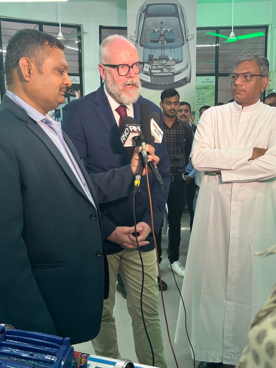 GermanCGBombay (@achimfabig) on Twitter photo „Green“ lights at Don Bosco ITI Kurla’s Center of Excellence for E-mobility yesterday: all systems go for the new sustainable skilling program, creating opportunities and vocational training in a state-of-the-art facility @giz_india <a href="/DonBoscoMondo/">Don Bosco Mondo</a> <a href="/DbitiKurla1973/">Don Bosco Industrial Training Institute , Kurla</a> „Green“ lights at Don Bosco ITI Kurla’s Center of Excellence for E-mobility yesterday: all systems go for the new sustainable skilling program, creating opportunities and vocational training in a state-of-the-art facility @giz_india <a href="/DonBoscoMondo/">Don Bosco Mondo</a> <a href="/DbitiKurla1973/">Don Bosco Industrial Training Institute , Kurla</a>