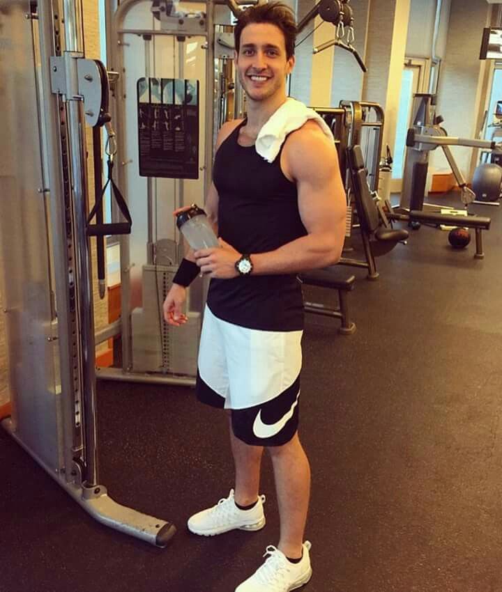 Work hard and achieve your goals in life make everyone feel comfortable and better 
#realDoctormike