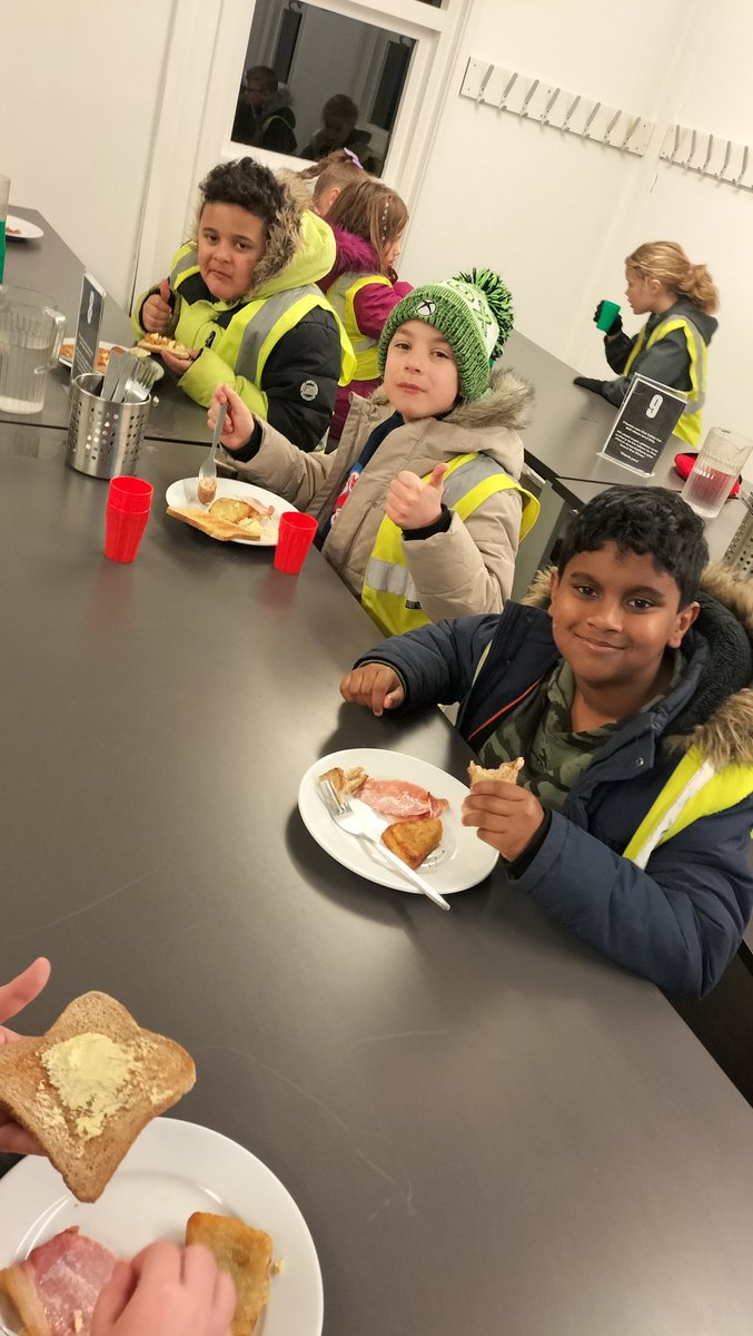 Tasty breakfast, super start to the day 😋
Looks like it could be a wet one ☂️