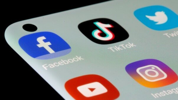 GlobeScopeDaily's tweet photo. ⚖️📵 Federal Government's suspension of internet services on election day, in defiance of Sindh High Court orders, sparks outcry over contempt of court and disregard for judicial authority. Questions arise regarding Chief Justice Qazi Faez Isa's role in addressing such challenges to uphold the rule of law. 🇵🇰 #GeneralElectionN0W #Elections2024  #RuleOfLaw  #InternetShutdown #judicialaccountability #GlobeScopeDaily