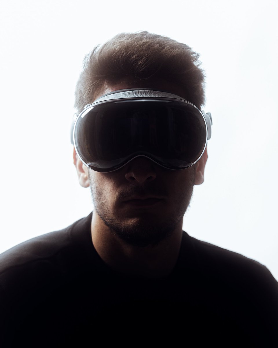 On s’est amusés avec <a href="/Jesuance/">Toma</a> et <a href="/guiruch/">Guillaume RUCHON</a> pour shooter #AppleVisionPro 🥽

Pépite non ?